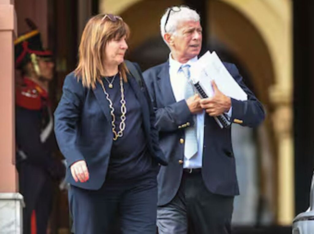 Patricia Bullrich sale de la Casa Rosada junto a Cúneo Libarona luego de la reunión de Gabinete. Fuente: Pablo Aneli