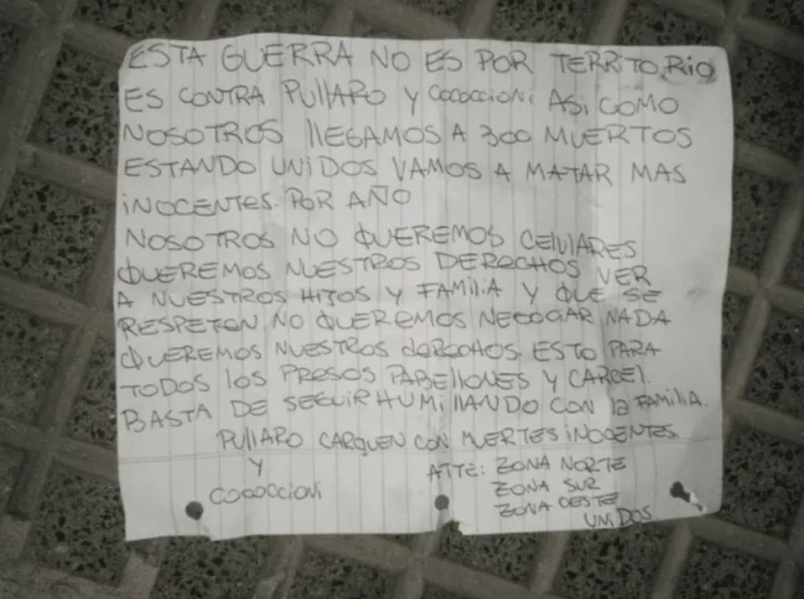 Atacantes dejaron amenaza escrita dirigida al gobernador Pullaro.