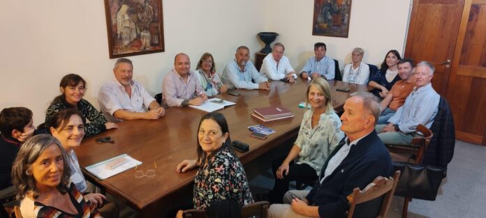 Asamblea de cambio de autoridades en asociación italiana